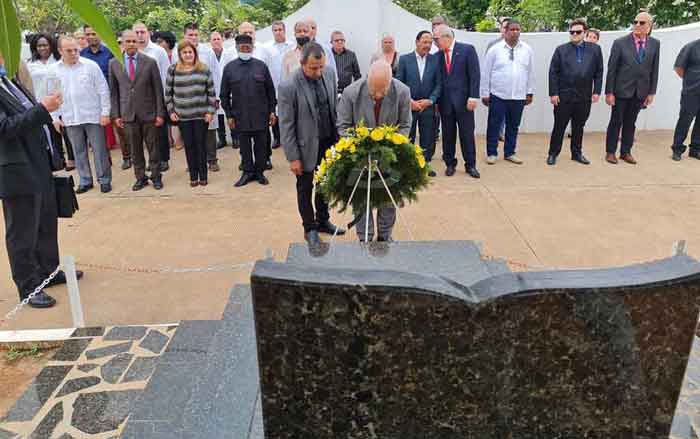 En el cementerio del Alto de las Cruces, tuvo lugar el acto de recordación al legendario combatiente cubano, quien murió hace 47 años, el 11 de diciembre de 1975.
