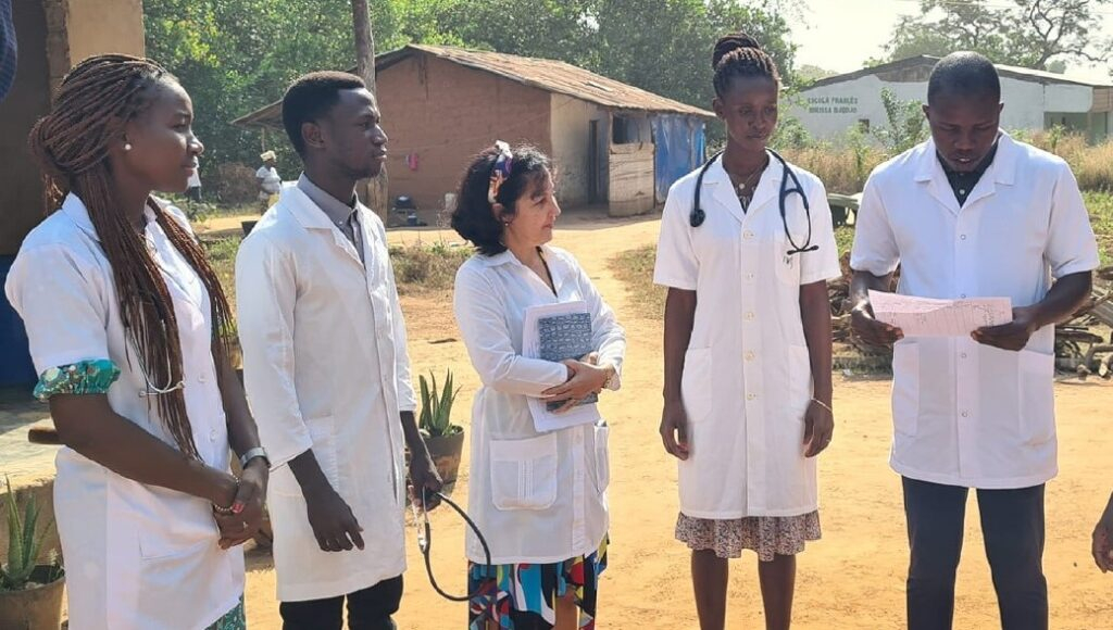 Cuba celebra 63 anos de solidaridad medica internacional 1