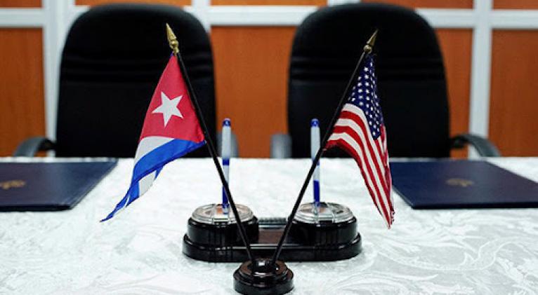 banderas de cuba y ee.uu 