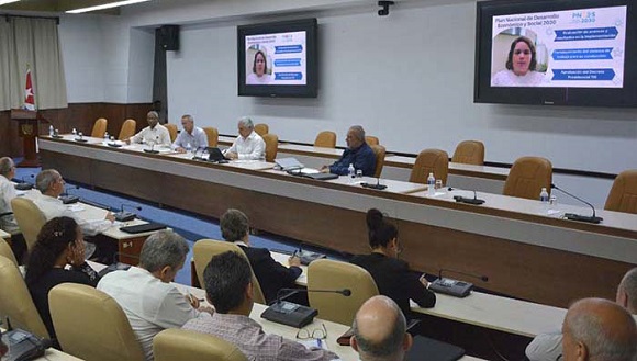 diaz canel ministerio de economia y planificiacion