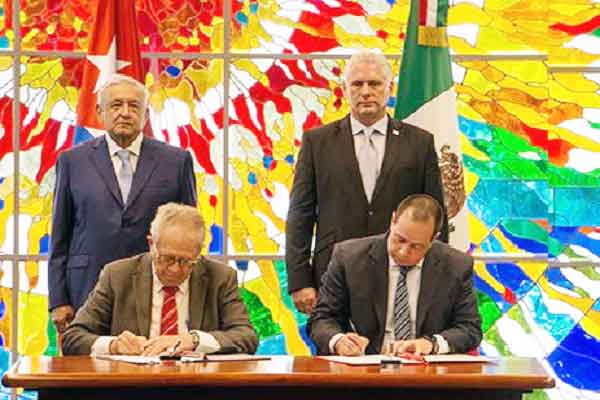 Governments of Cuba and Mexico sign agreements. 