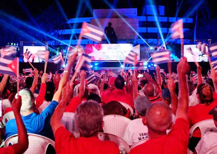 Some 5,000 representatives of the Sanctu Spíritus people attended the Act