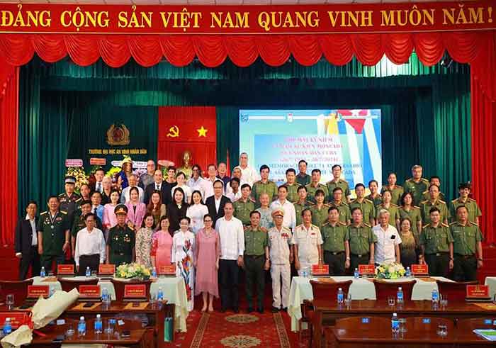La Unión de Organizaciones de Amistad (HUFO) y la Asociación de Amistad Vietnam-Cuba de Ciudad Ho Chi Minh organizaron el encuentro de solidaridad.