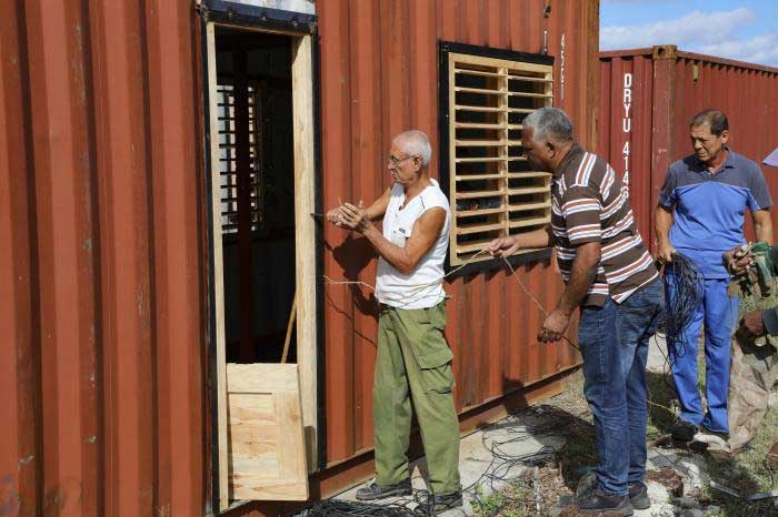 There are seven windows and two doors to ensure ventilation.