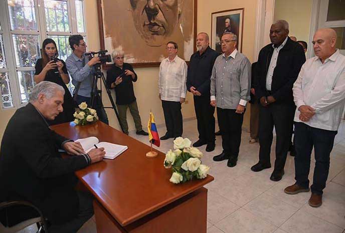 "Expresamos nuestras genuinas y sentidas condolencias," escribió el presidente cubano.