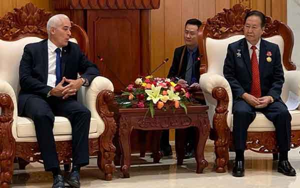 Gerardo Peñalver, viceministro primero de Relaciones Exteriores de Cuba, comenzó hoy en Vientiane una visita de trabajo