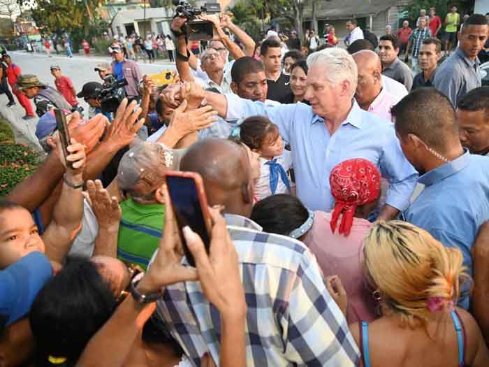 In Maisí, the head of state reaffirmed his confidence to solve problems by working together.
