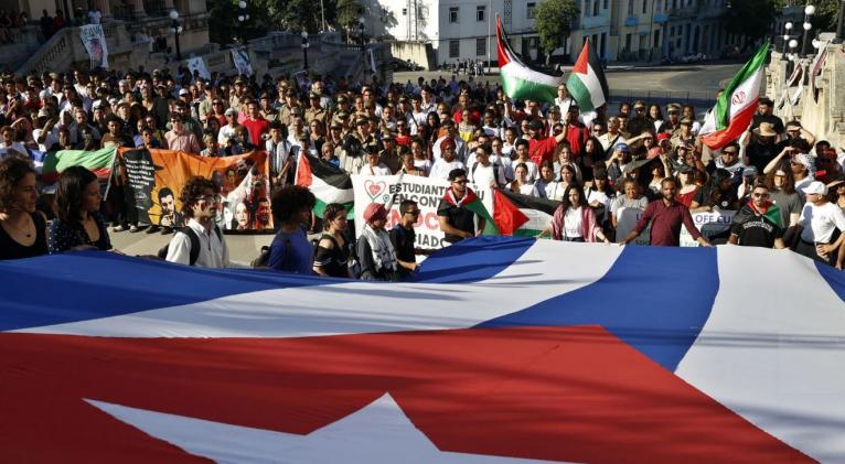 estudiantes cubanos