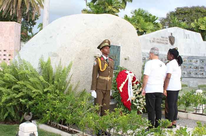 Homenaje a Fidel en cementerio Santa Ifigenia, Santiago de Cuba.