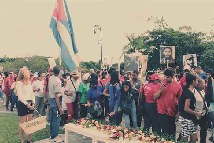Homenaje a Fidel en cementerio Santa Ifigenia, Santiago de Cuba.