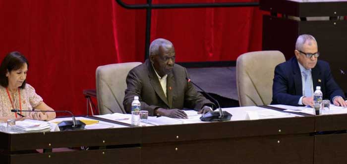 Esteban Lazo, affirmed on Monday that despite the complex scenario for Cuba, the country is resisting