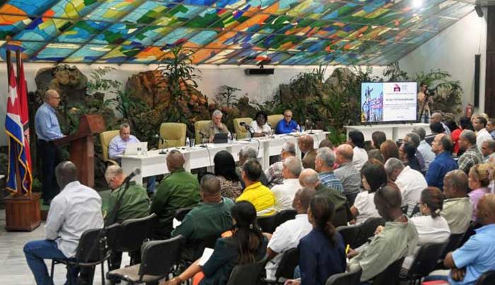 El Presidente Díaz-Canel se refirió a la importancia de "fortalecer la unidad, con los conceptos planteados por Fidel y Raúl".