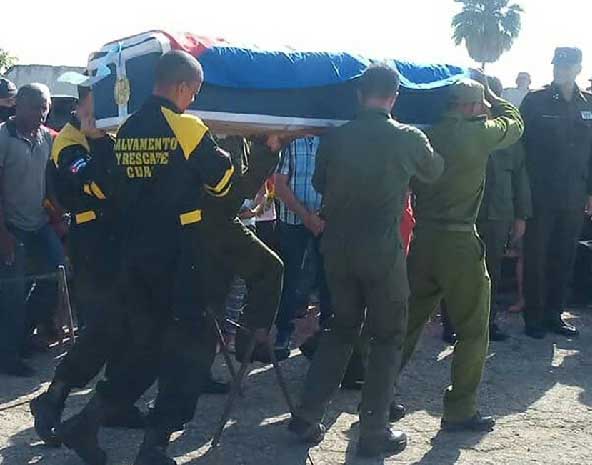 Despiden a bombero fallecido en incendio de Matanzas