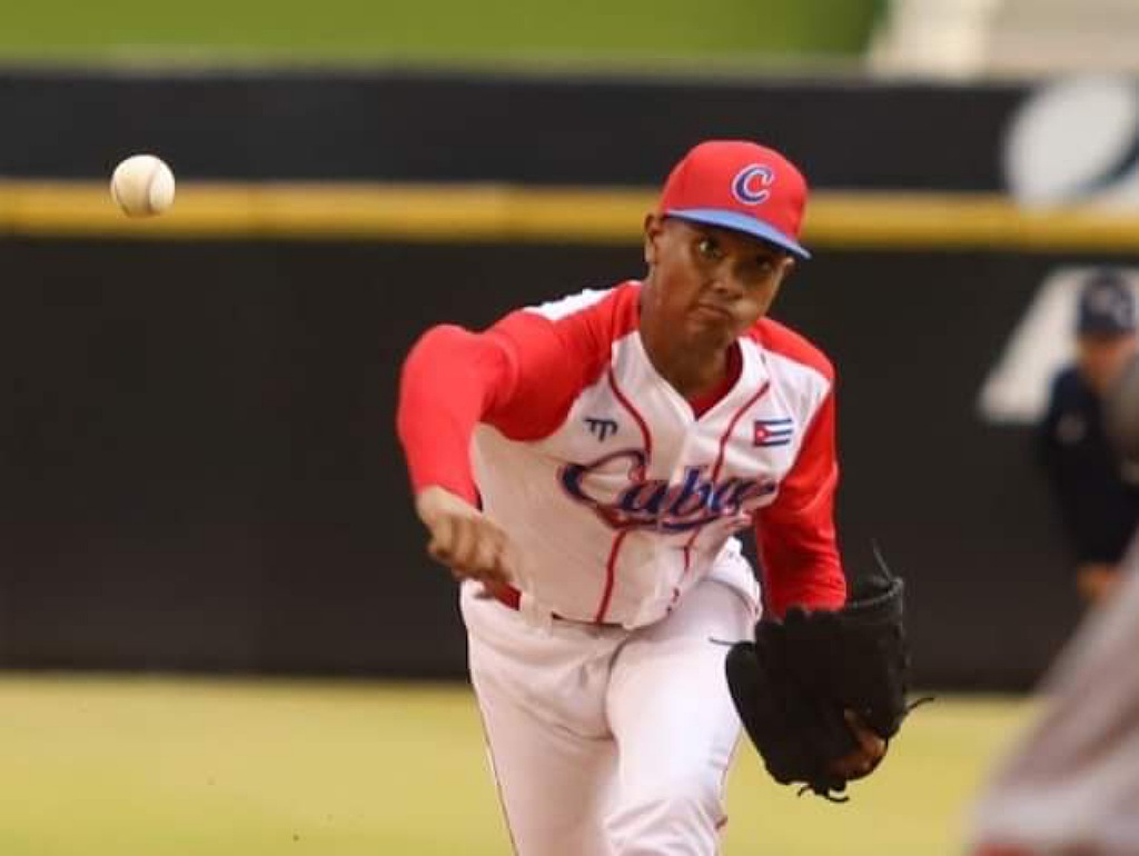 Las Tunas reliever pitcher Dánel Reyes