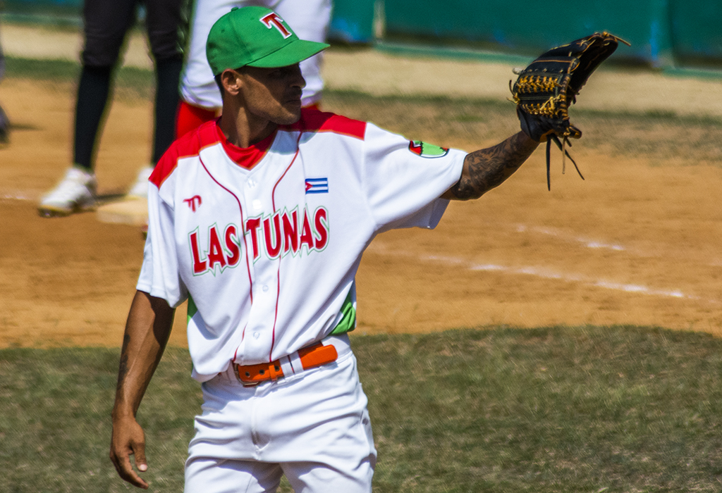 Keniel Ferrás Las Tunas Vs Cienfuegos beisbol serie 63 2024 0023