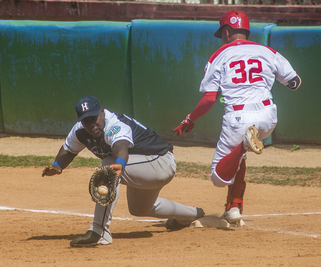 Las Tunas Vs Holguin beisbol 2022 0054