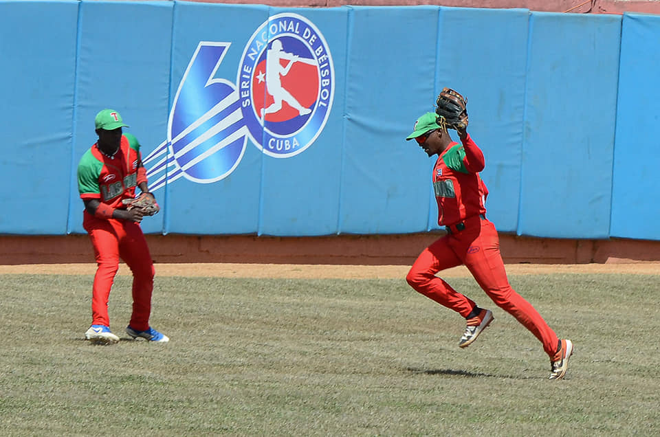 Play off vs santiago