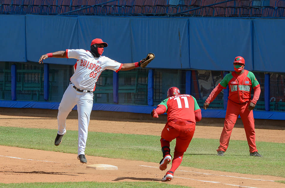 Play off vs santiago 2Leandro Pérez