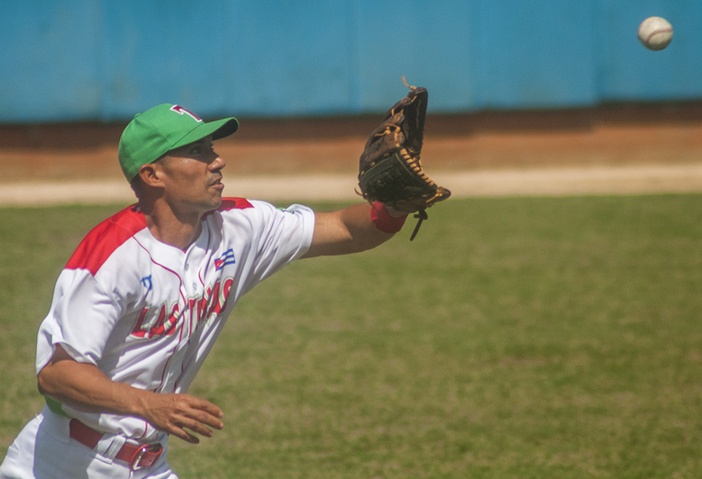 Yudier Rondon Las Tunas Vs Granma beisbol Cuba 2022 0060