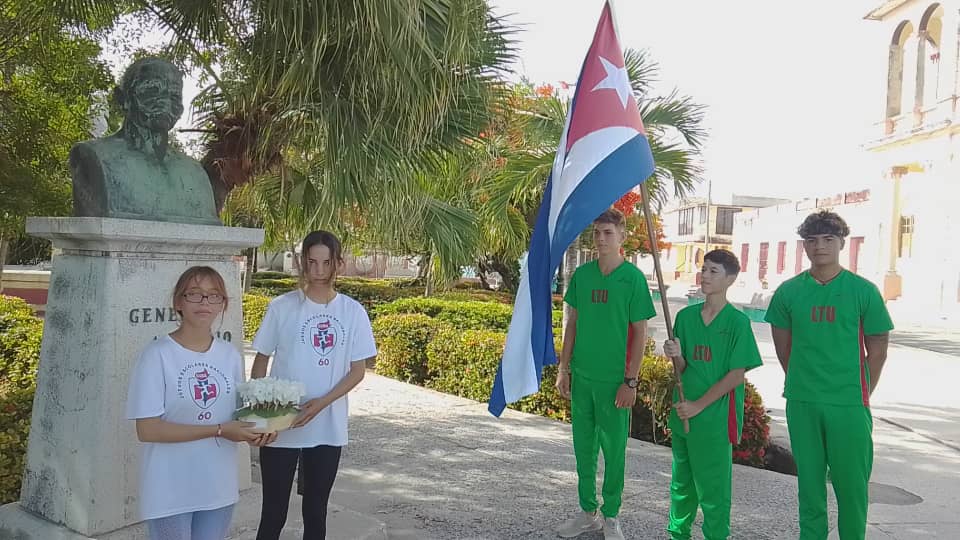 delegación puertopadrense que asistirá a Juegos Escolares