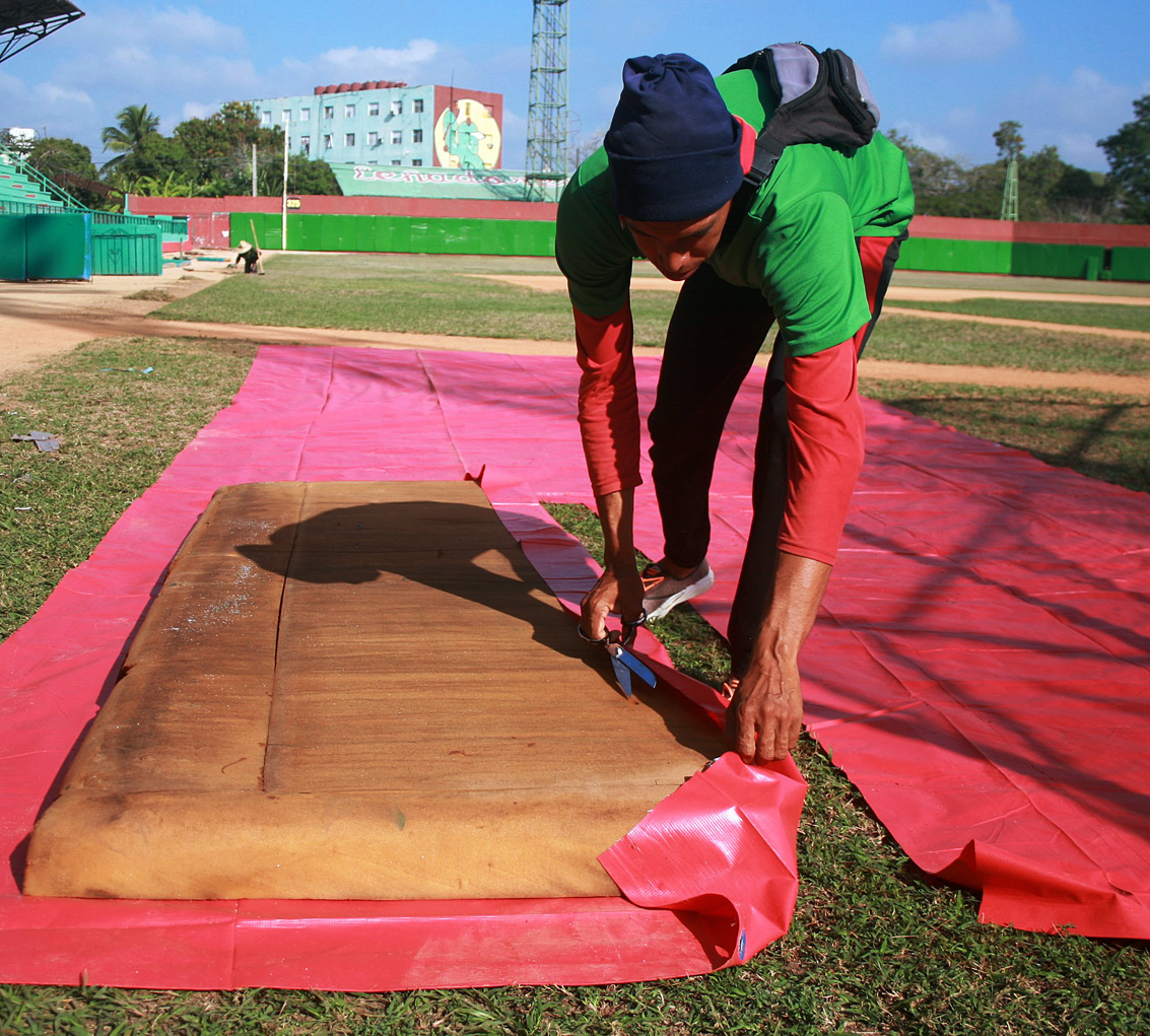 Julio Antonio Mella Park is under repair before the 3rd Elite League.