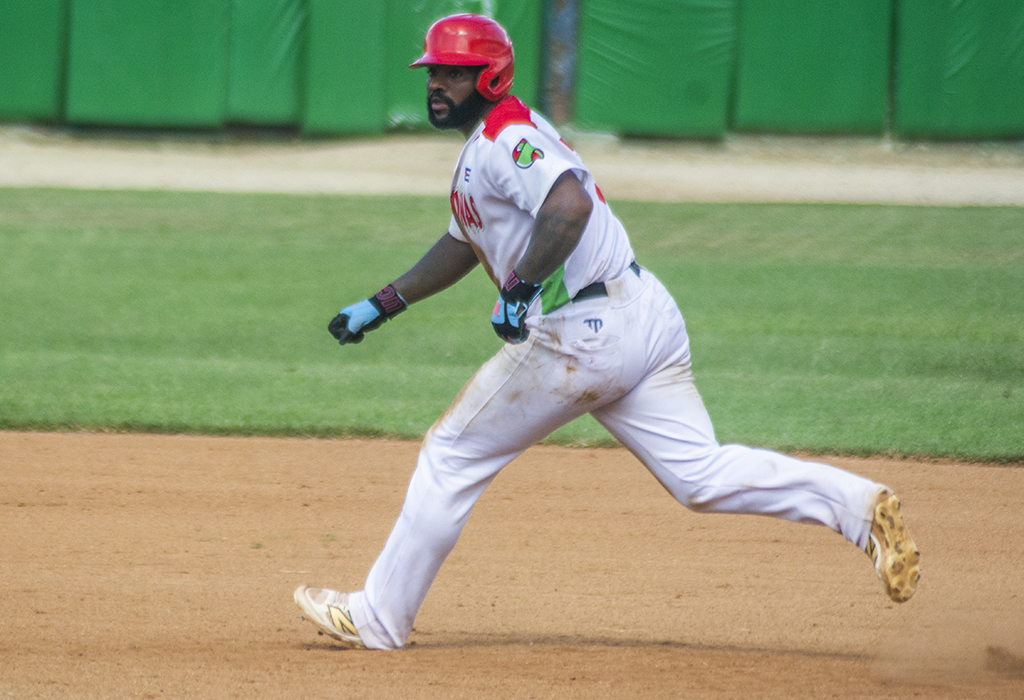 henry quinteroLasTunas vs ciegodeavila serie64 2025 Cuba 0003