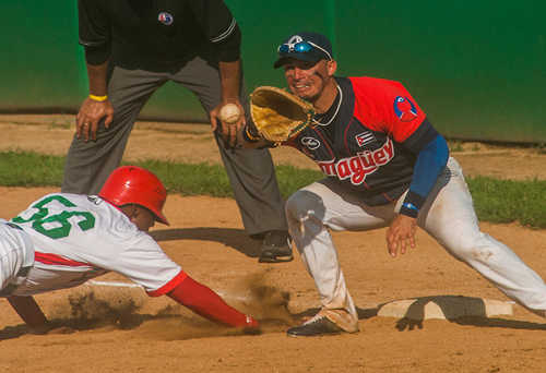 lastunas vs cmg beisbol cuba oct202 0023