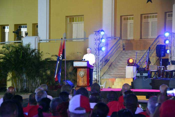 Siempre nos levantaremos para enfrentar el odio, la violencia, la perversidad de los que no quieren libertad y paz para Cuba, sostuvo Miguel Díaz-Canel, Primer Secretario del Comité Central del Partido Comunista. 