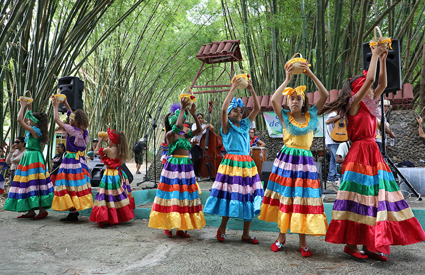 Cantos de Colibrí Children's space at the "Cucalambeana."