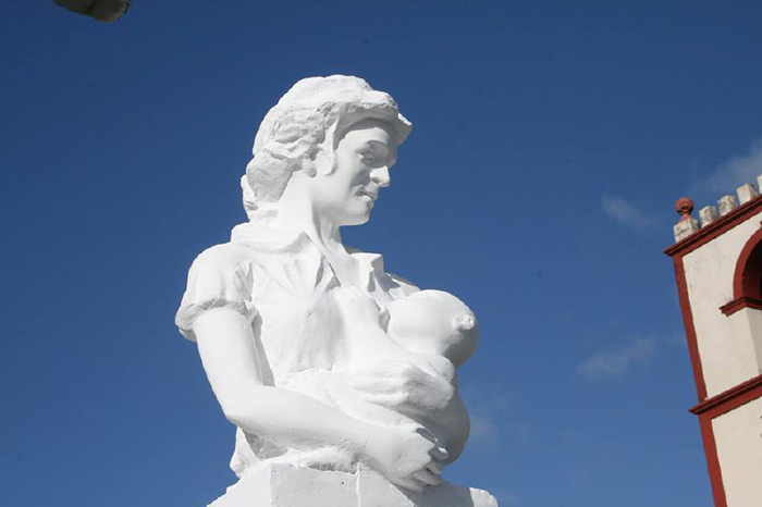 0 12 madres busto