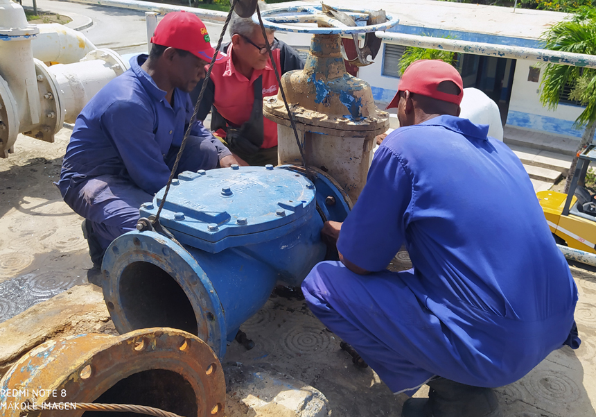 Assembly of a new pumping equipment al El Rincón water treatment plant.