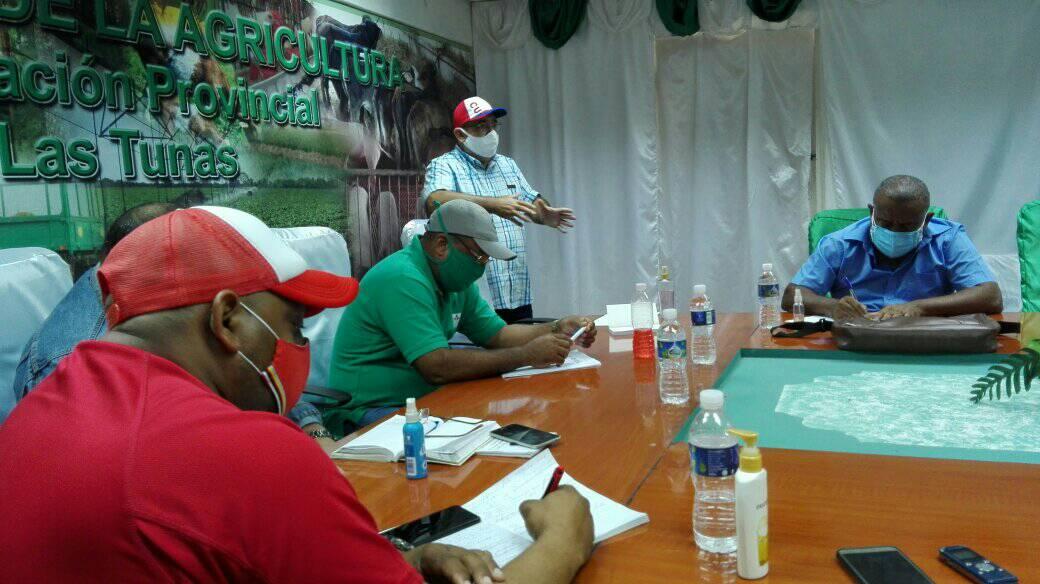 Encuentro con funcionarios del Minag