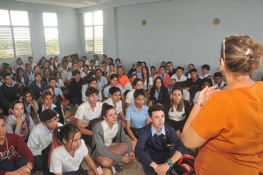 Vocational training activity at the Luis Urquiza IPVCE