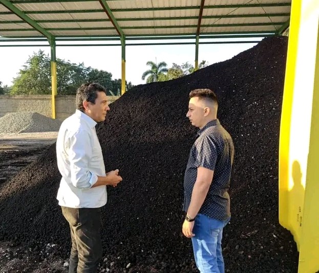 3 La visita del ministro de Transporte a la izquierda marcó un momento importante en la historia de esta iniciativa foto tomada de facebook