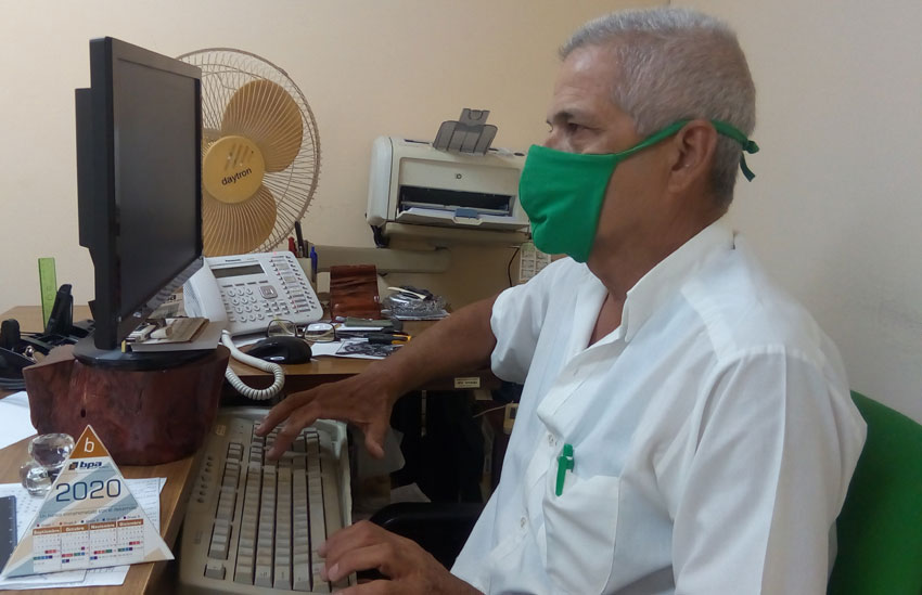 Arnaldo Pérez Batista, deputy director of the Popular Savings Bank 