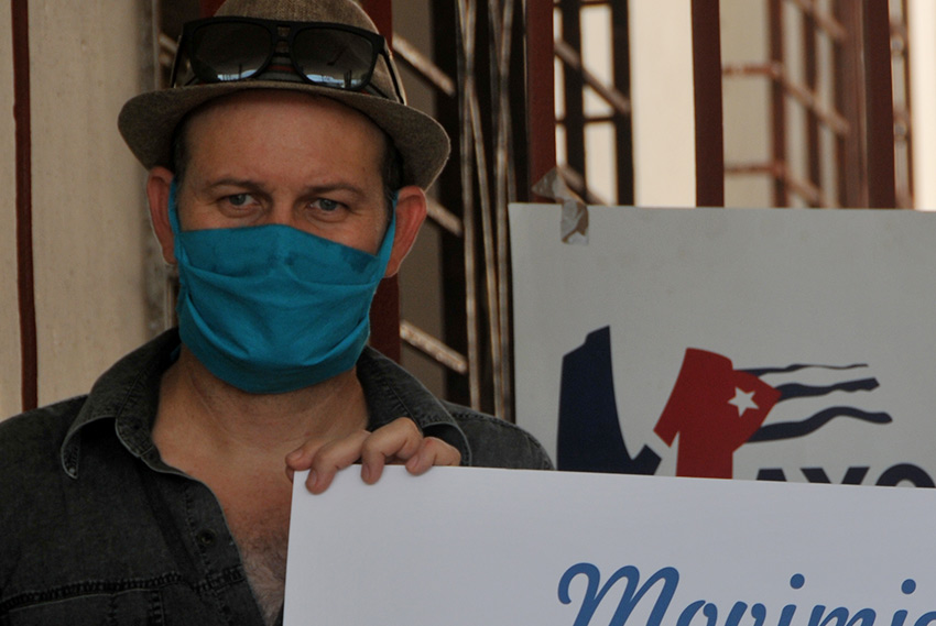 Asalto de Amor Artistic Movement donates means of protection to health personnel 