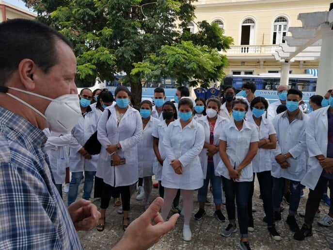 Médicos HenryReeveLasTunas
