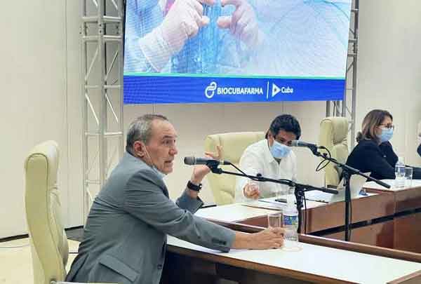 The director of the Finlay Vaccine Institute (IFV), Vicente Vérez, addresses the press, June 2, 2021.
