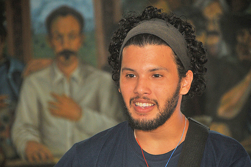 1 Cultura Jesús Ricardo Pérez Cecilia Chuchín trovador Las Tunas 3