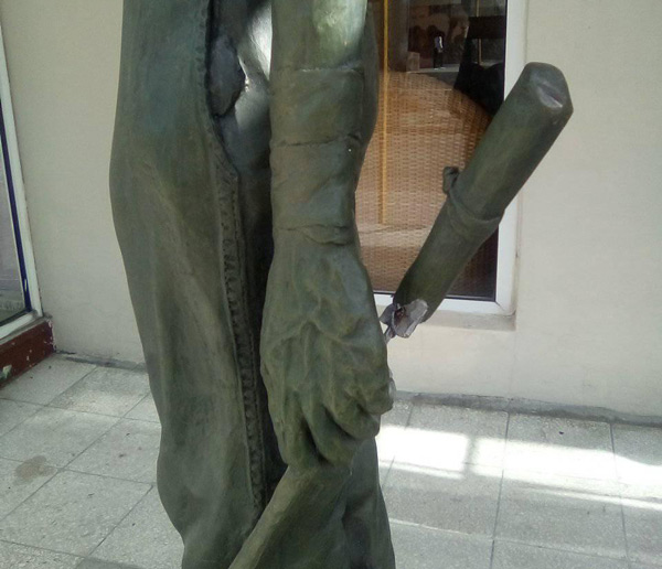 escultura comandante puchy