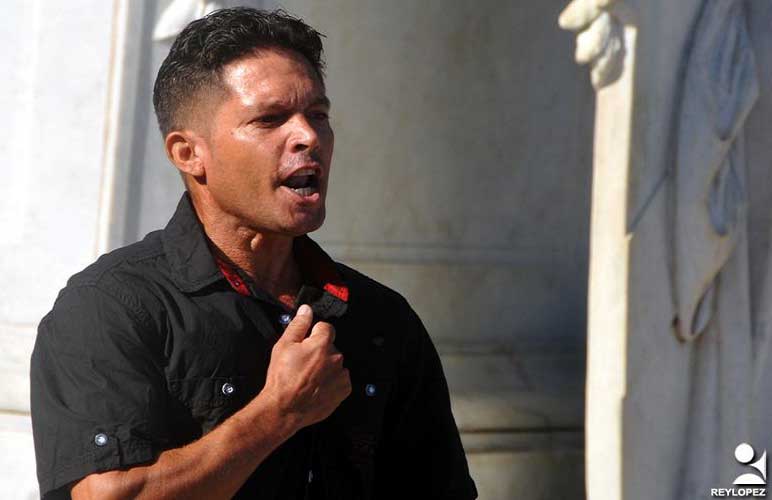 Performance of singer Jorge Orlando in the inauguration of Las Tunas Culture Day 2022