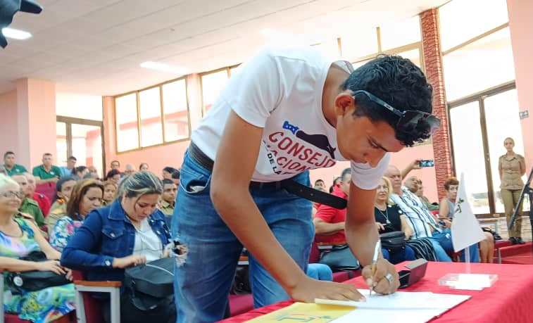 Unarúbrica2 Firma planes de trabajo comjnuto con la Acrc 1
