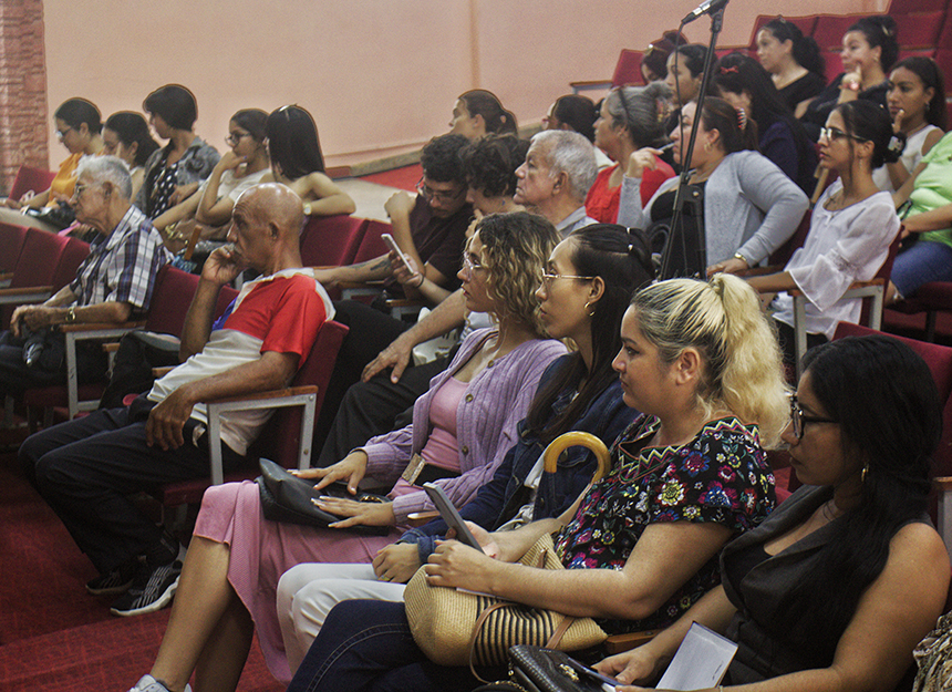 coloquio relaciones publicas ult