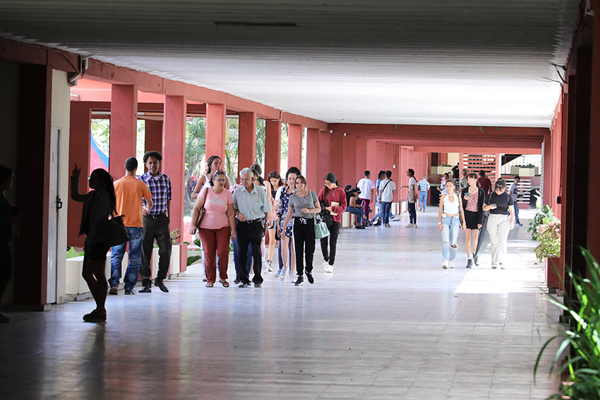 universidad las tunas pasillo