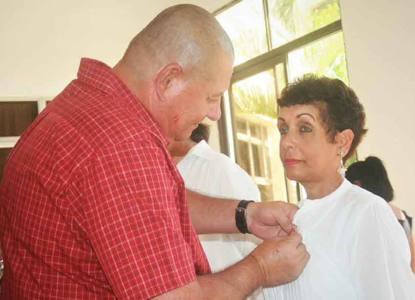 Iliana Toirac Ruiz, director of the local Tunas Visión television channel deserved recognition.