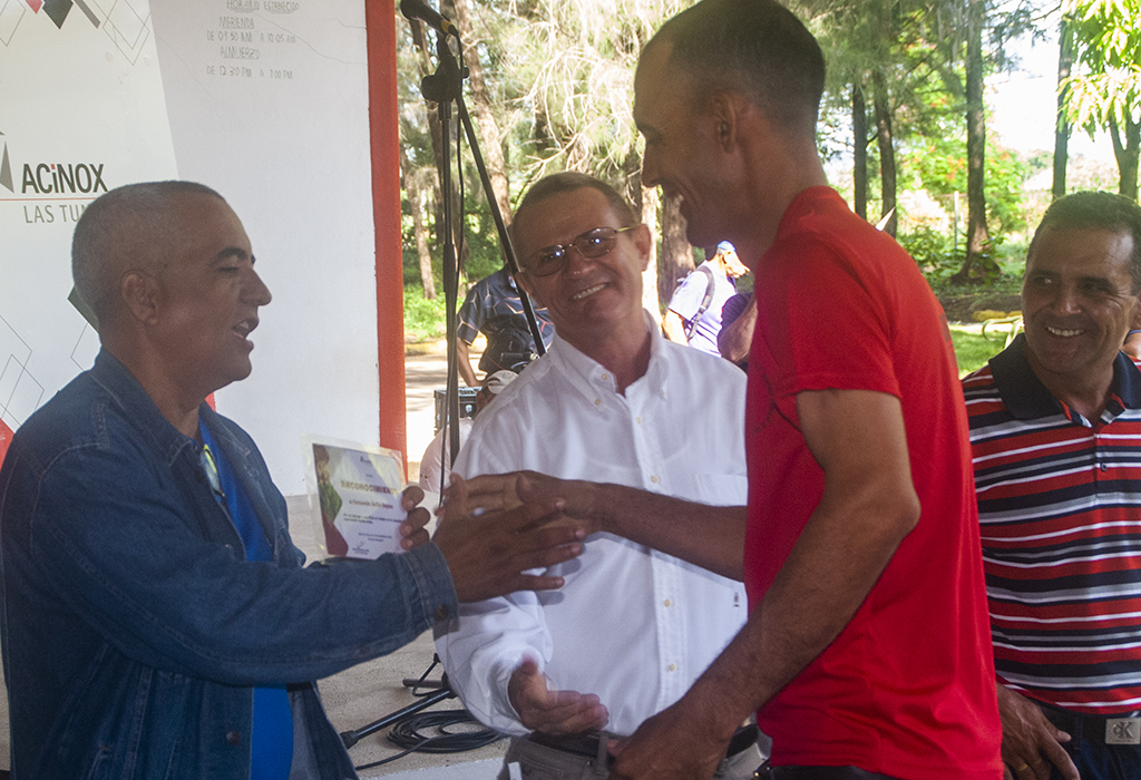 acinox trabajadores destacados reanudacion acero2024 0001