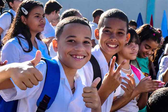 Cuba debates draft code on childhood, adolescence, and young people.