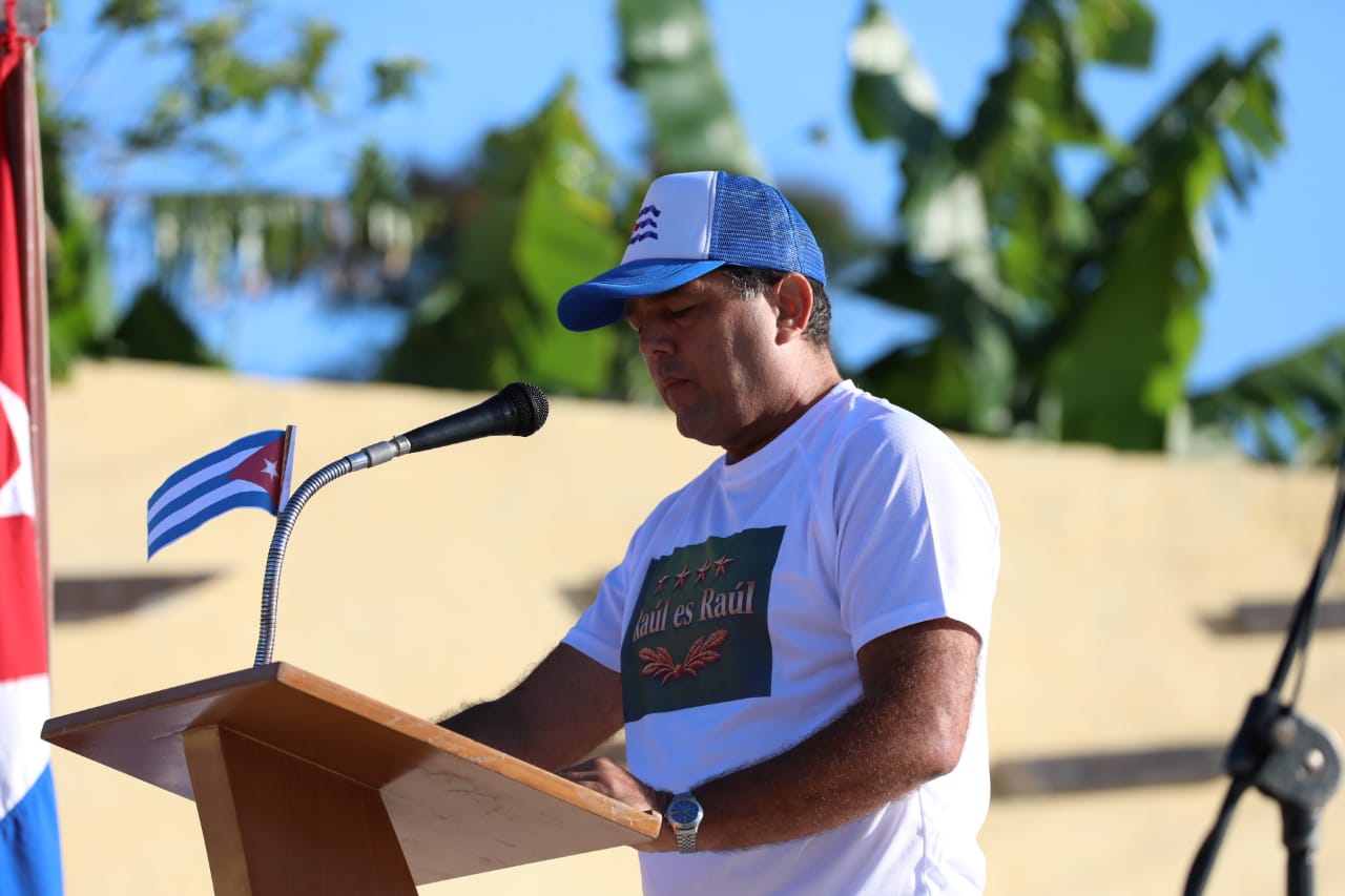 Tuneros unidos en red cubana de solidaridad con Raúl 1