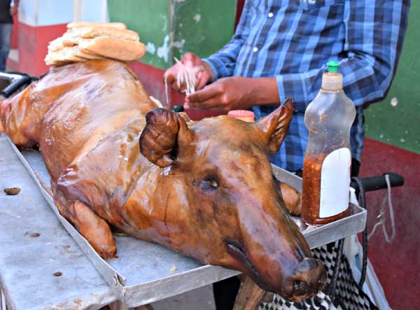 Los expendedores de alimentos no pueden simultanear esta actividad con el cobro.