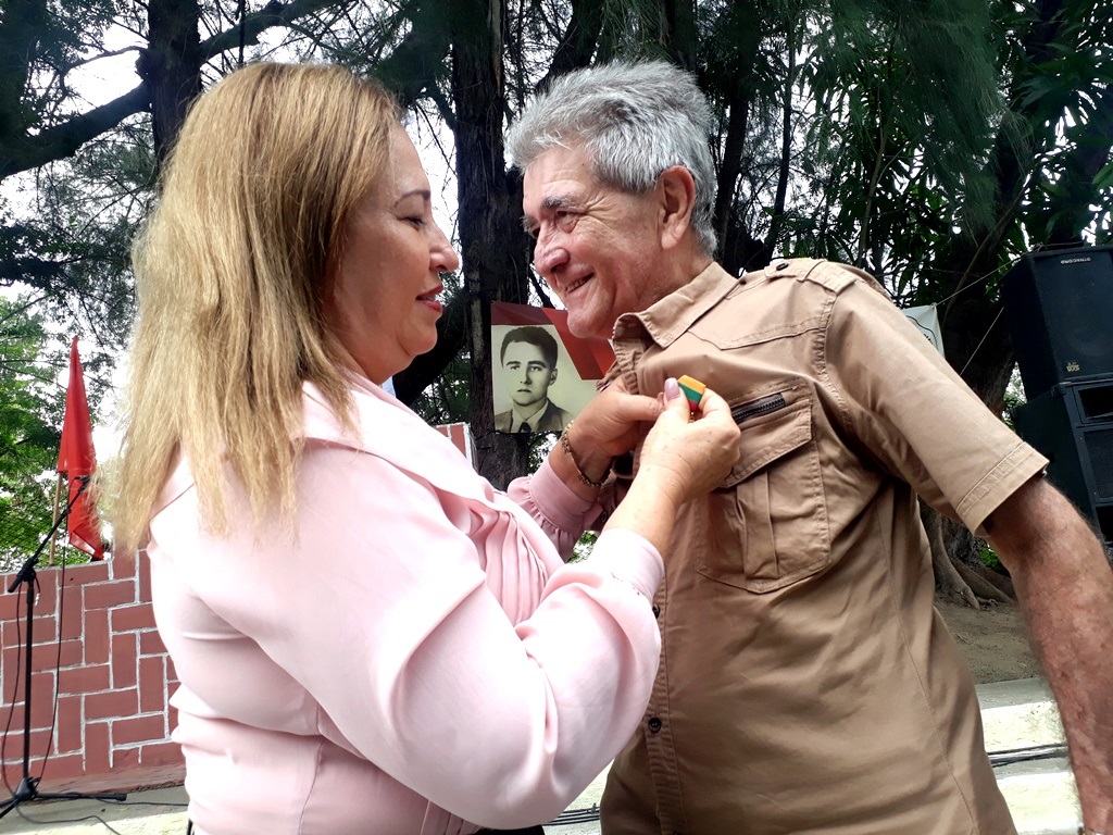 Premian1 Día del Trabajador de la Administración Pública Epase Las Tunas
